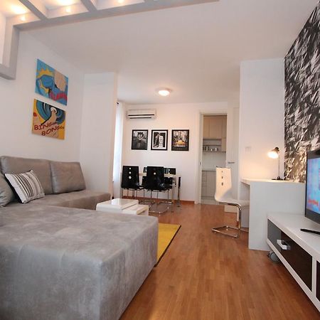 New Belgrade Apartment Neven, Parking 5 Evra Dan Exterior foto